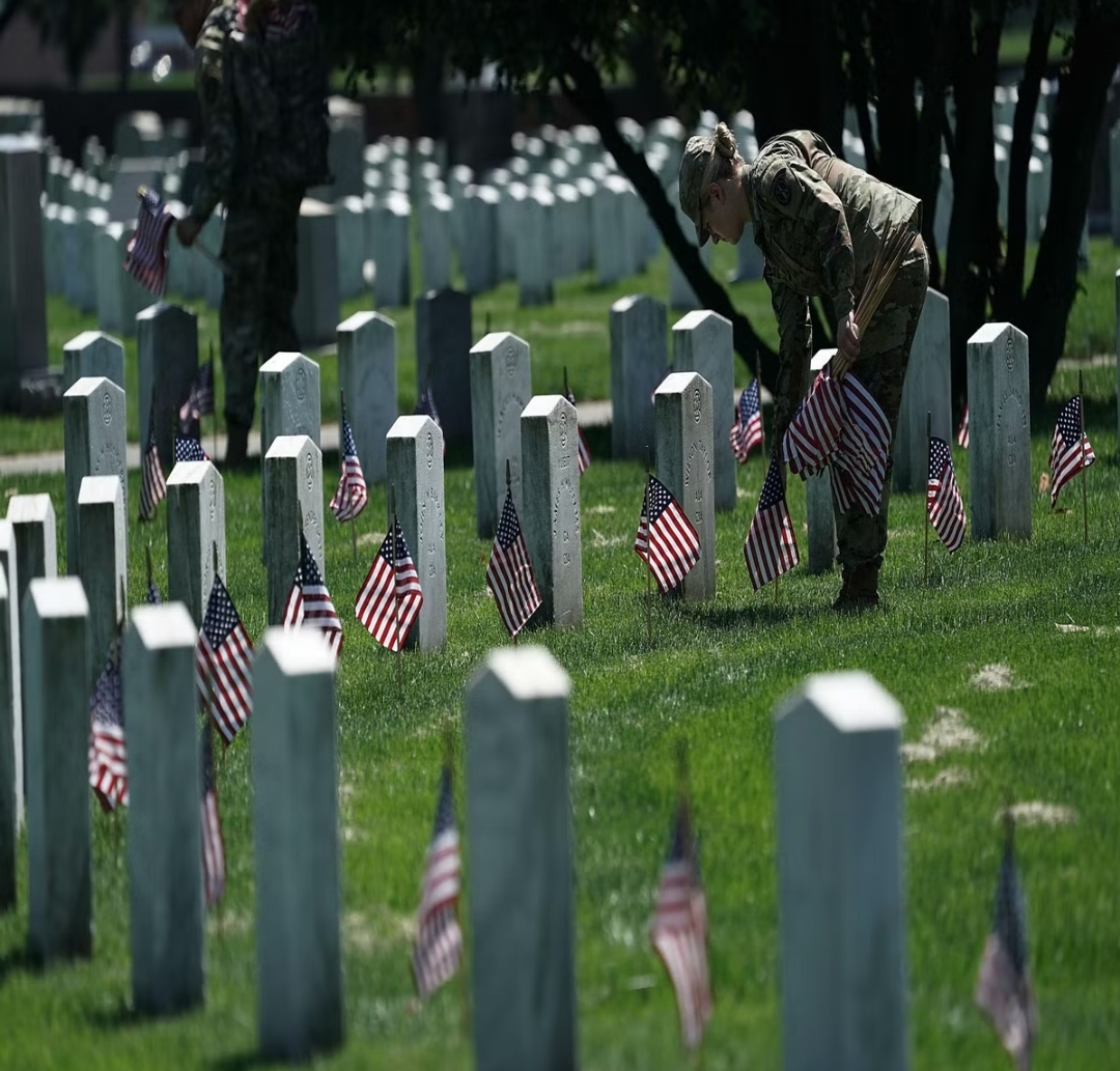 Vet’s Body to Be Dug Up at Arlington Cemetery After People Learn Who He ...